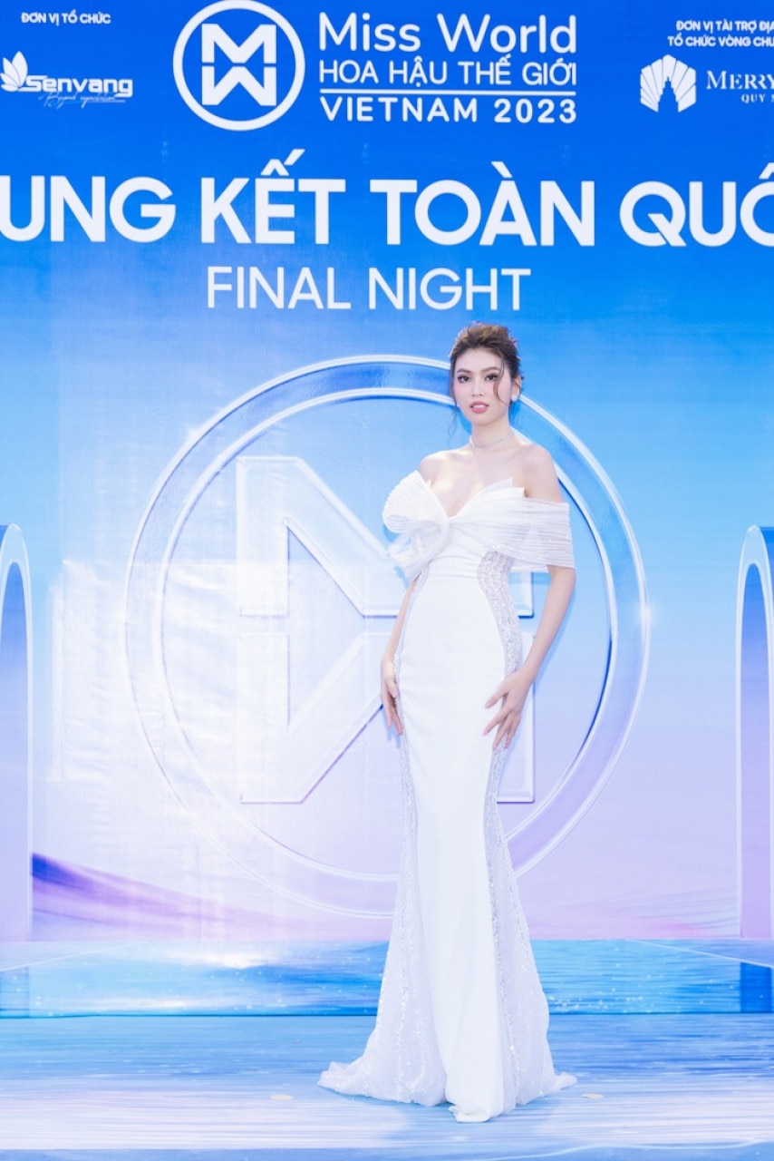 Dàn hoa hậu, á hậu gợi cảm trên thảm xanh Chung kết Miss World Vietnam 2023 10