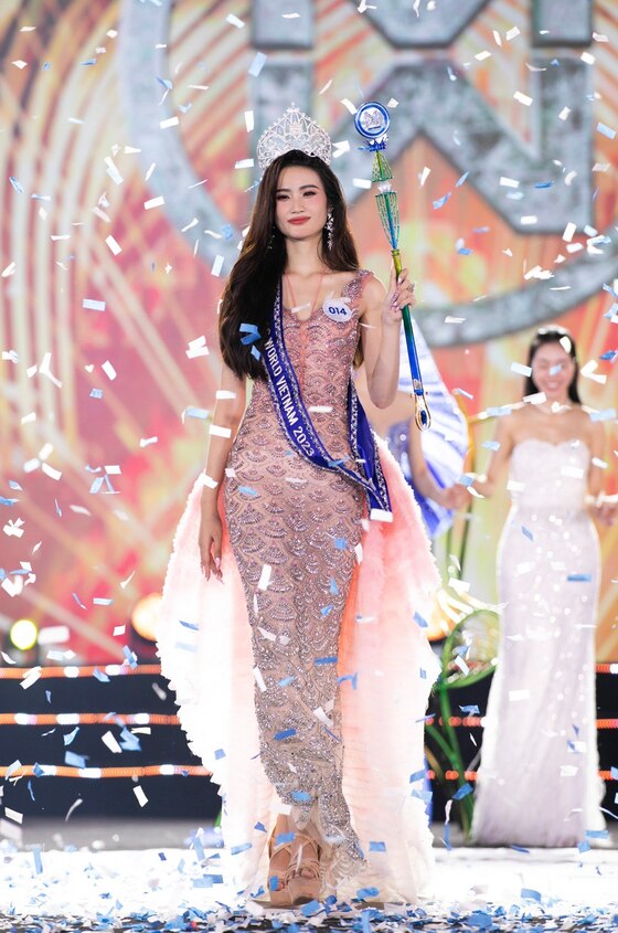 Cận cảnh nhan sắc đời thường Hoa hậu Huỳnh Trần Ý Nhi ảnh 4