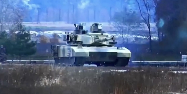 Xe tăng mới của Triều Tiên xuất hiện trên thao trường.