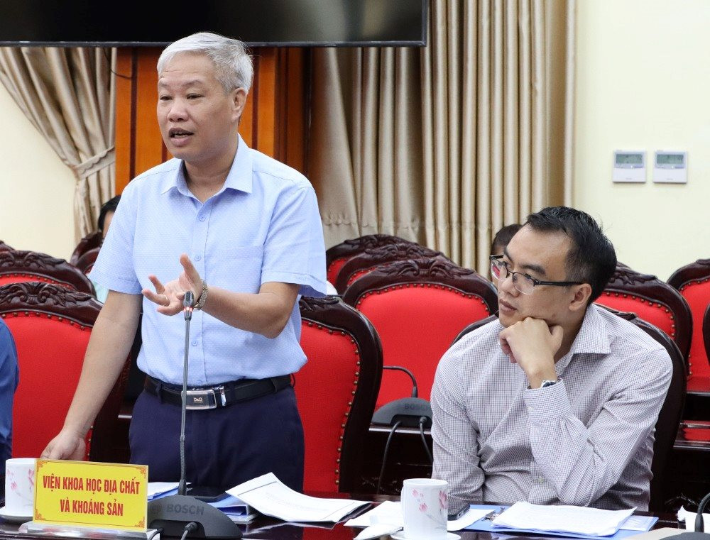 Experts suggest measures to prevent landslides in Ha Giang - Vietnam.vn