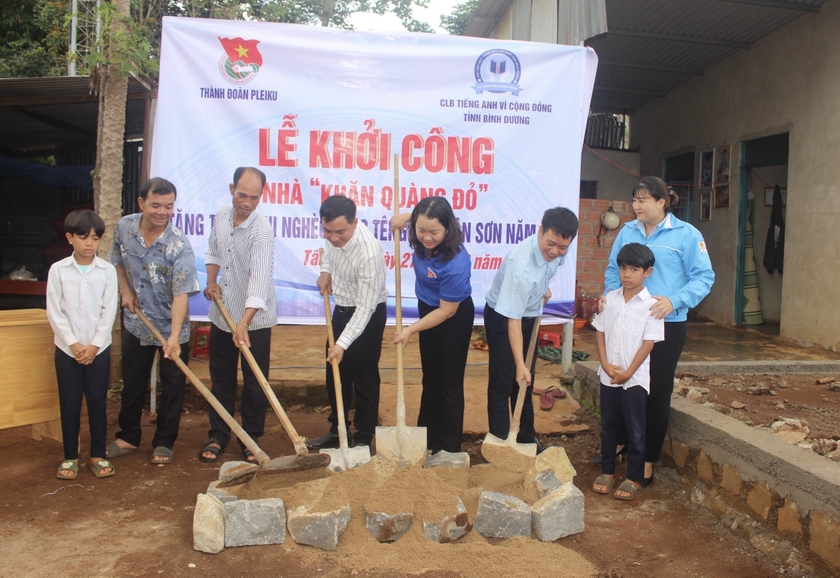 City. Pleiku: Groundbreaking ceremony for the house “Red scarf” for ...