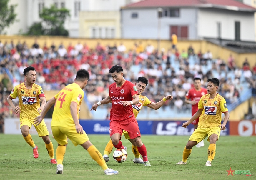 Photo series: The historic V-League championship journey of the Hanoi ...