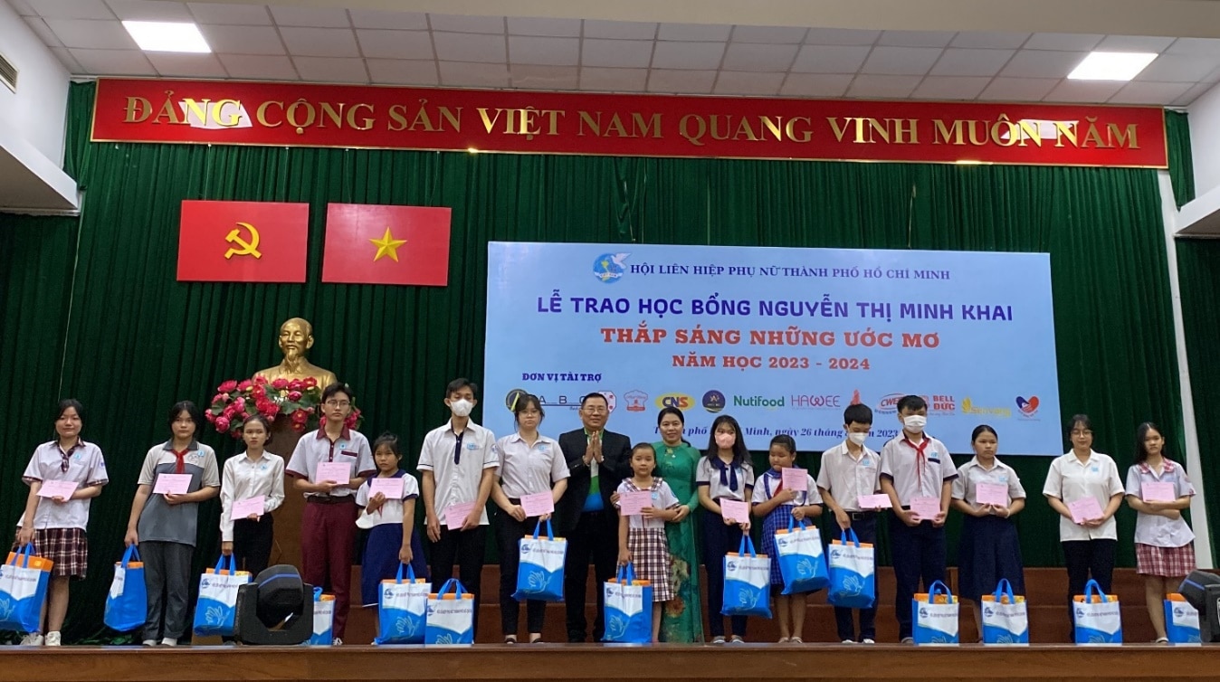 Nutifood empowers studious students to go to school - Vietnam.vn