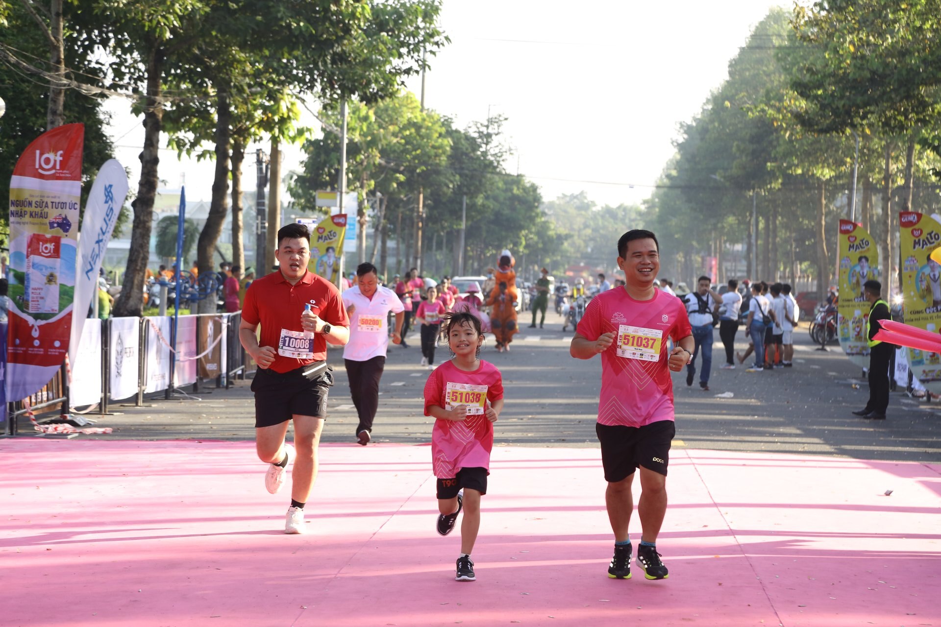 Gần 6.000 người tham dự giải Marathon Đất sen hồng- Đồng Tháp 2023 - Ảnh 3.