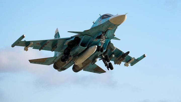 For The First Time, Su-34 Carried Kinzhal Hypersonic Missiles To Attack ...