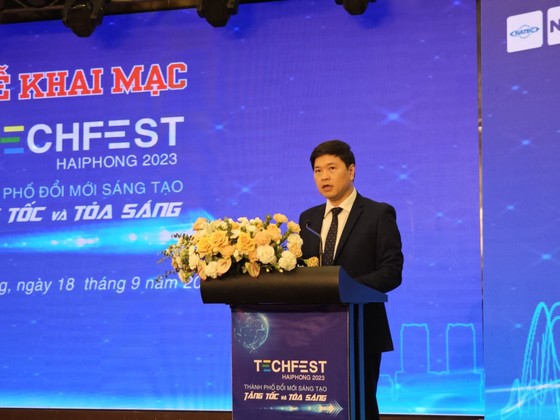 Ông Hoàng Minh Cường, Phó Chủ tịch UBND TP Hải Phòng phát biểu tại lễ khai mạc ảnh 1