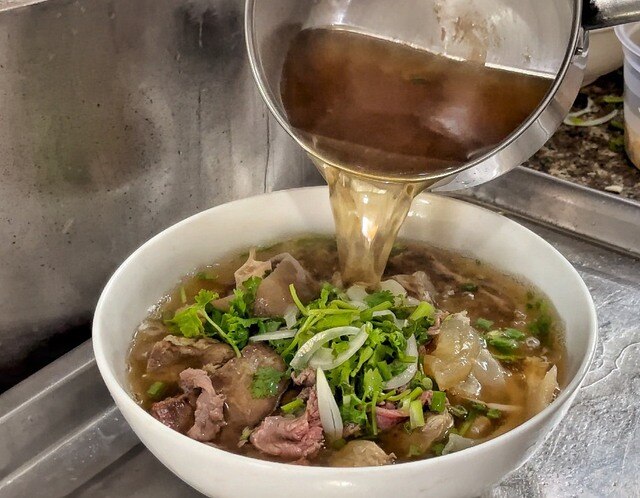 Hai món Việt vào danh sách 60 món ăn phải một lần thử trong đời - Ảnh 1.