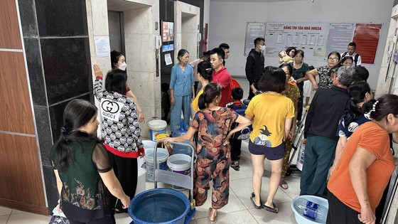 Cư dân khu đô thị Thanh Hà vất vả để có nước sinh hoạt ảnh 2