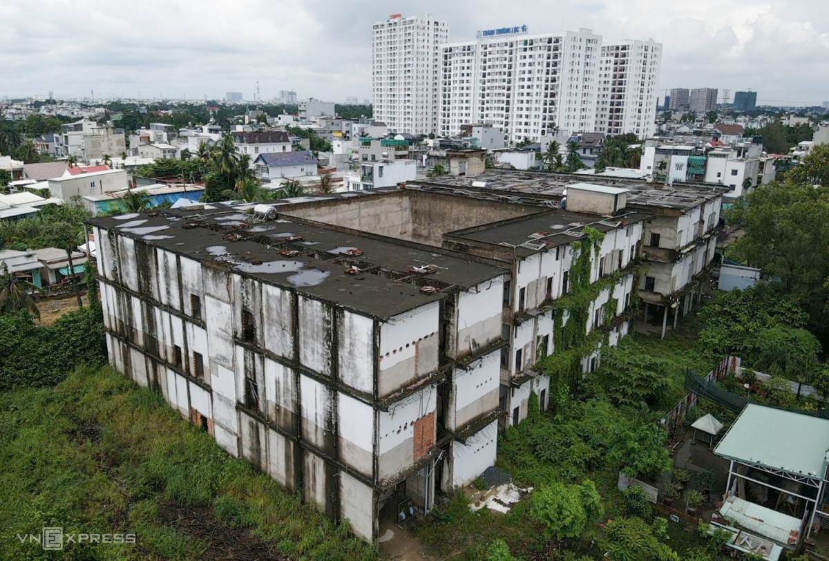 Заброшенная сцена в 500 нелегальных мини-квартирах в Хошимине - Vietnam.vn