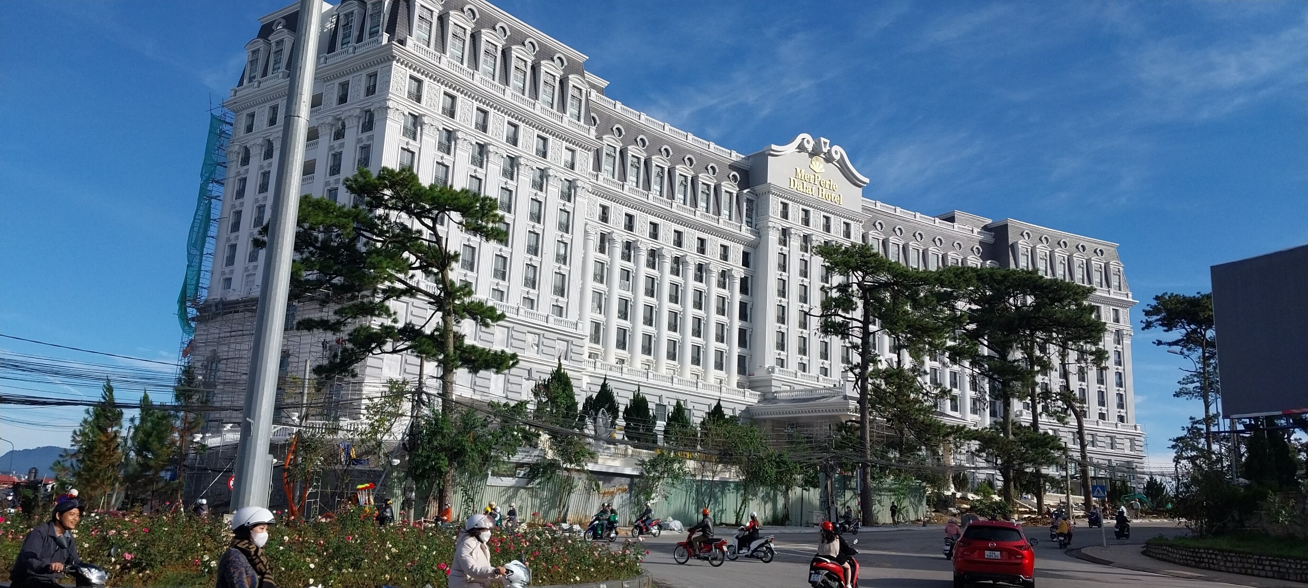 Bất động sản - Lâm Đồng: Đình chỉ công trình khách sạn 5 sao do xây dựng vượt phép