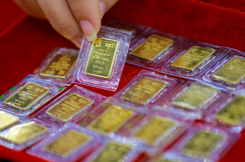 SJC gold price is constantly increasing, 15 million VND/tael more ...