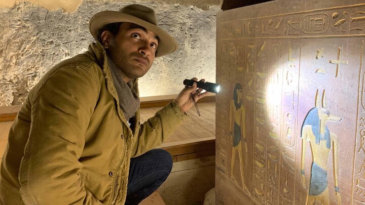 Ramy Romany, nhà Ai Cập học cho rằng bản thân mắc phải căn bệnh bí ẩn sau khi mở một ngôi mộ cổ tại Ai Cập. (Ảnh: Ramy Romany)