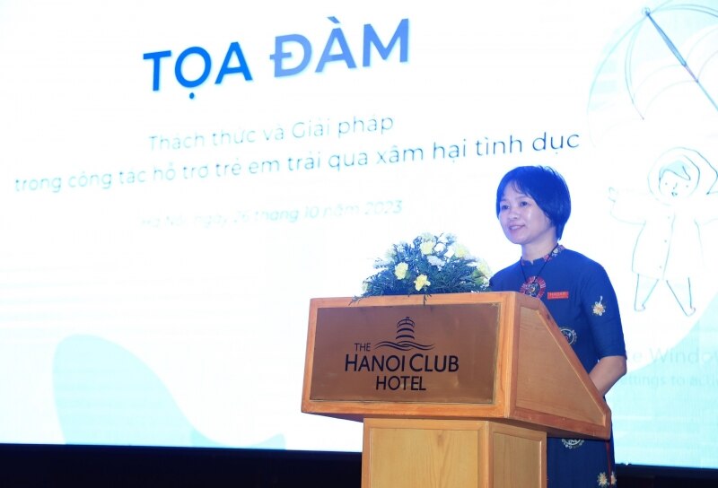 Bà Giang Thị Thu Thủy – Giám đốc Điều hành Tổ chức Hagar quốc tế tại Việt Nam phát biểu khai mạc tọa đàm.