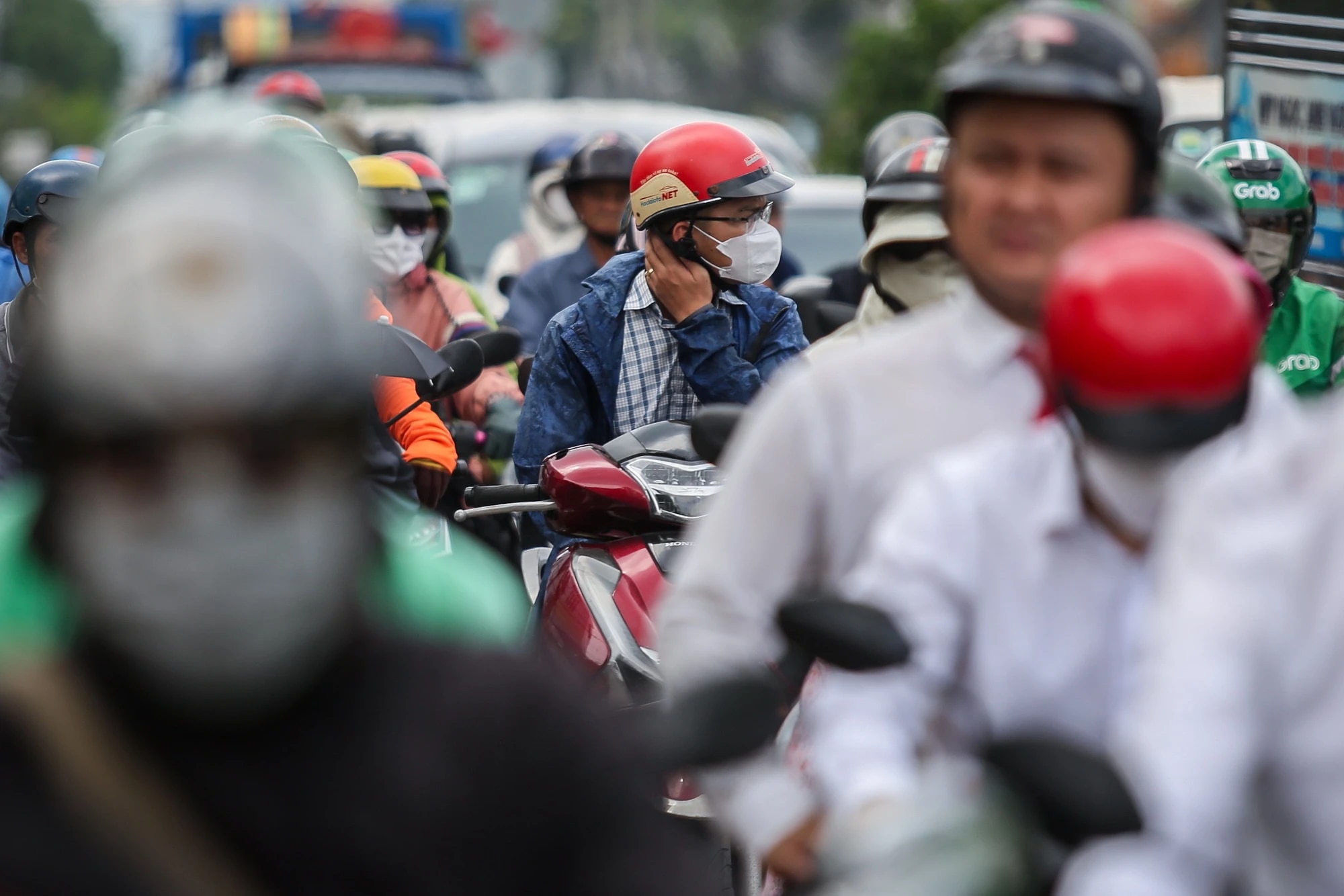 'Matrix' of traffic jams at Ho Chi Minh City traffic intersections ...