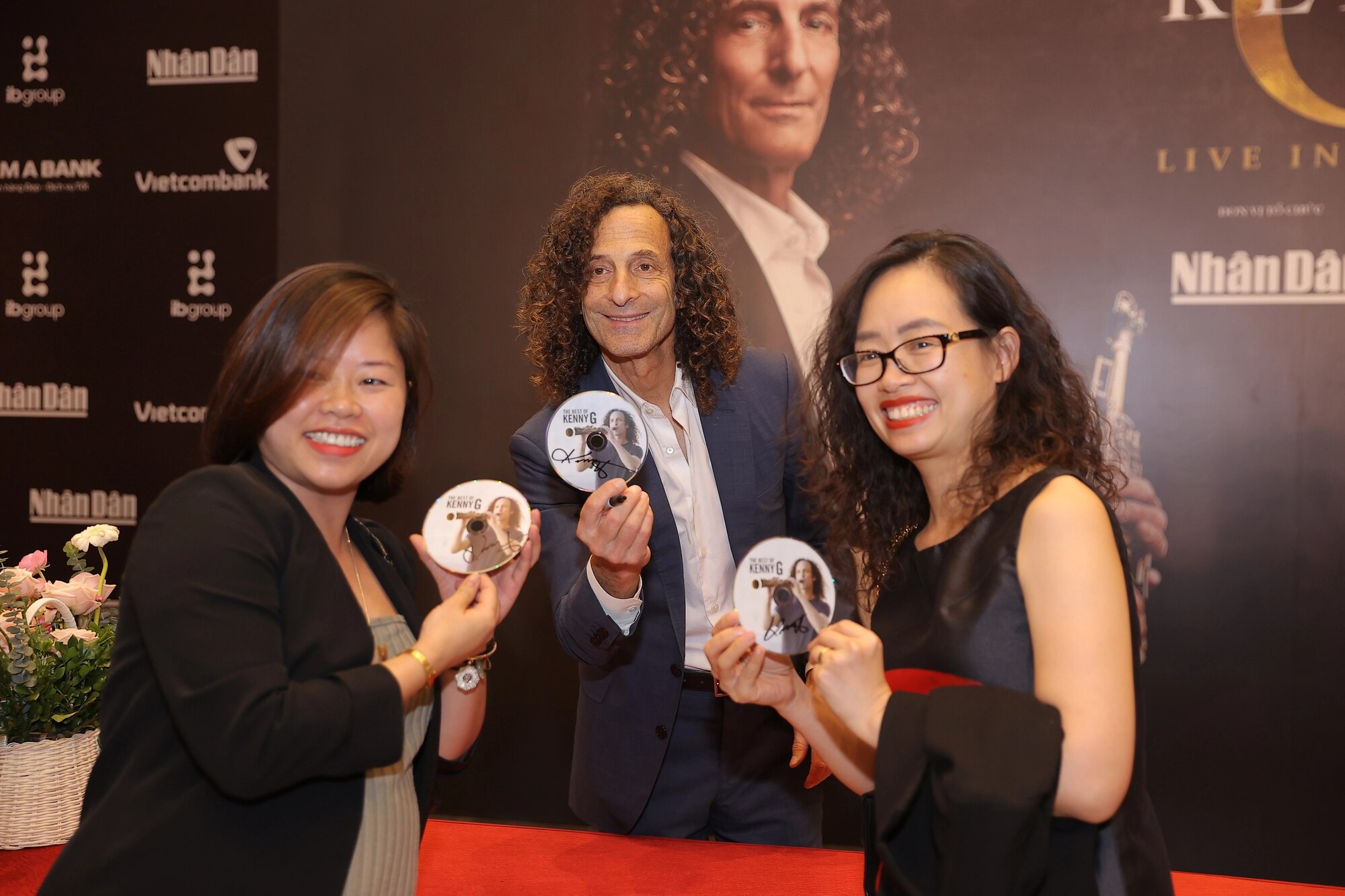 Kenny G verzaubert mehr als 4.000 Zuschauer mit dem legendären  Trompetenklang und weckt schöne Erinnerungen – Vietnam.vn