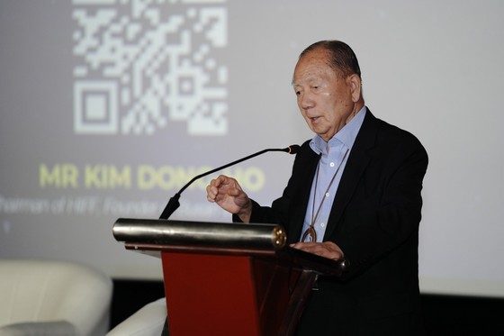 Ông Kim Dong-ho, nhà sáng lập LHP Quốc tế Busan