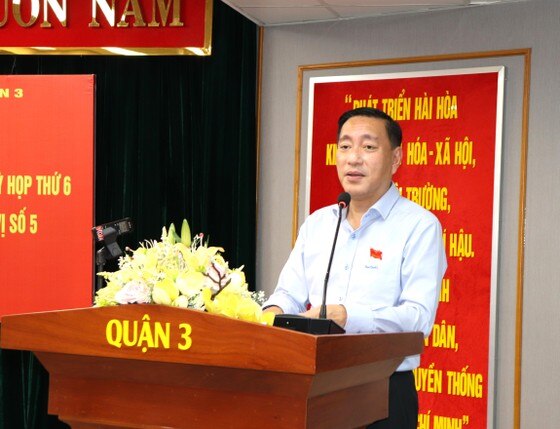 ĐB Phạm Thành Kiên, Phó Chủ tịch HĐND TPHCM thông tin với cử tri về kỳ họp HĐND TPHCM lần thứ 13 sắp tới