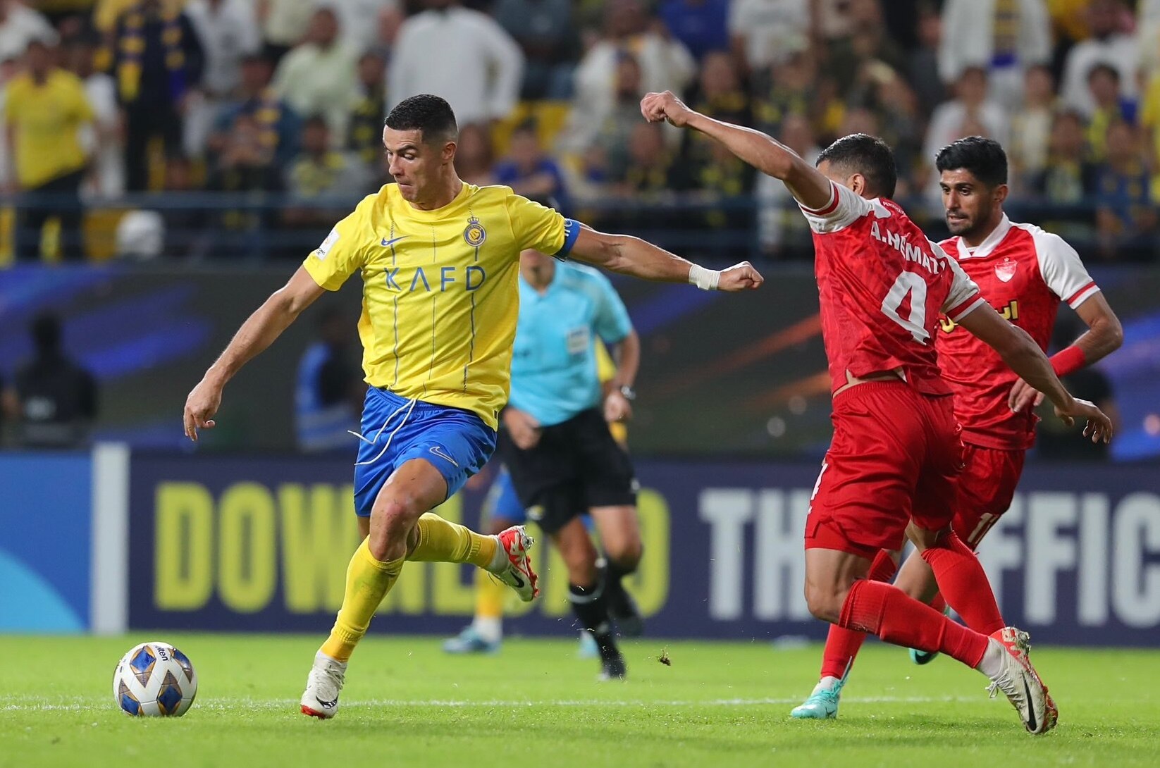 Cristiano Ronaldo received many compliments for refusing to take a penalty  kick - Vietnam.vn