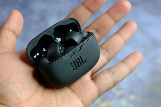 Entdecken Sie JBL Wave Beam Wireless-Kopfhörer – True
