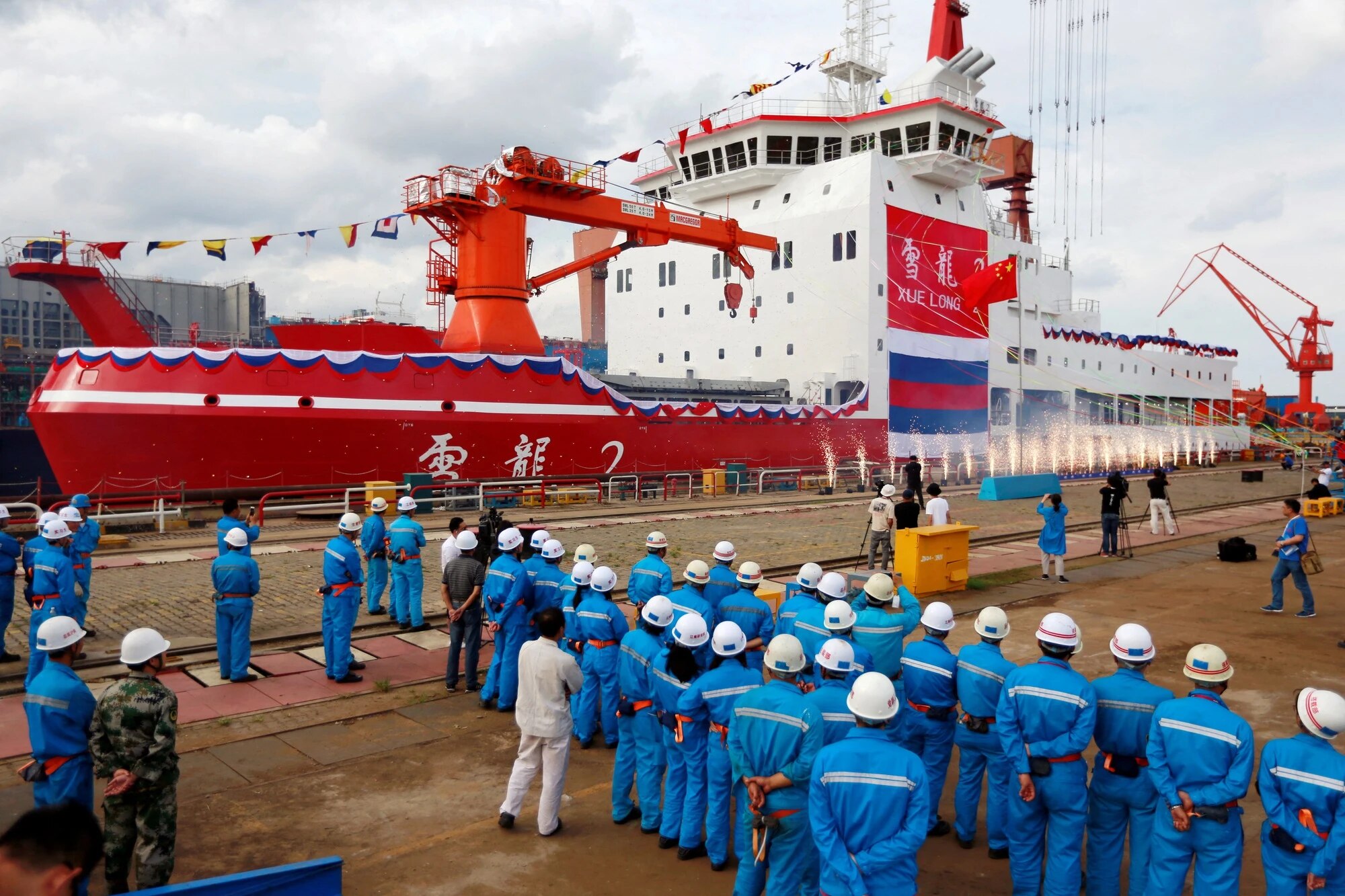 Trung Quốc đưa đội tàu lớn nhất xây trạm nghiên cứu ở Nam Cực - Ảnh 1.