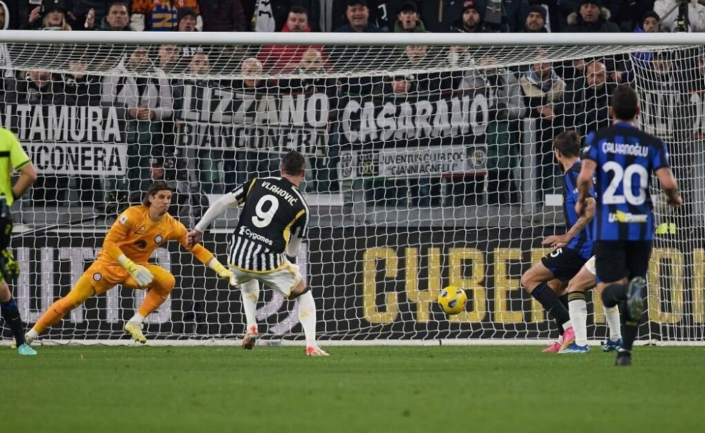 Vlahovic gọi, Lautaro trả lời, Juventus và Inter bất phân thắng bại - 1