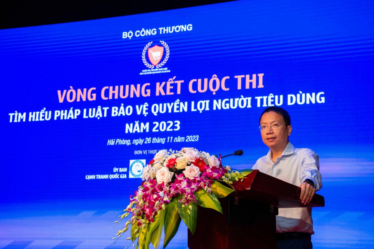 Ông Lê Triệu Dũng - Chủ tịch Ủy ban Cạnh tranh Quốc gia phát biểu tại Vòng chung kết Cuộc thi "Tìm hiểu pháp luật bảo vệ quyền lợi người tiêu dùng năm 2023"