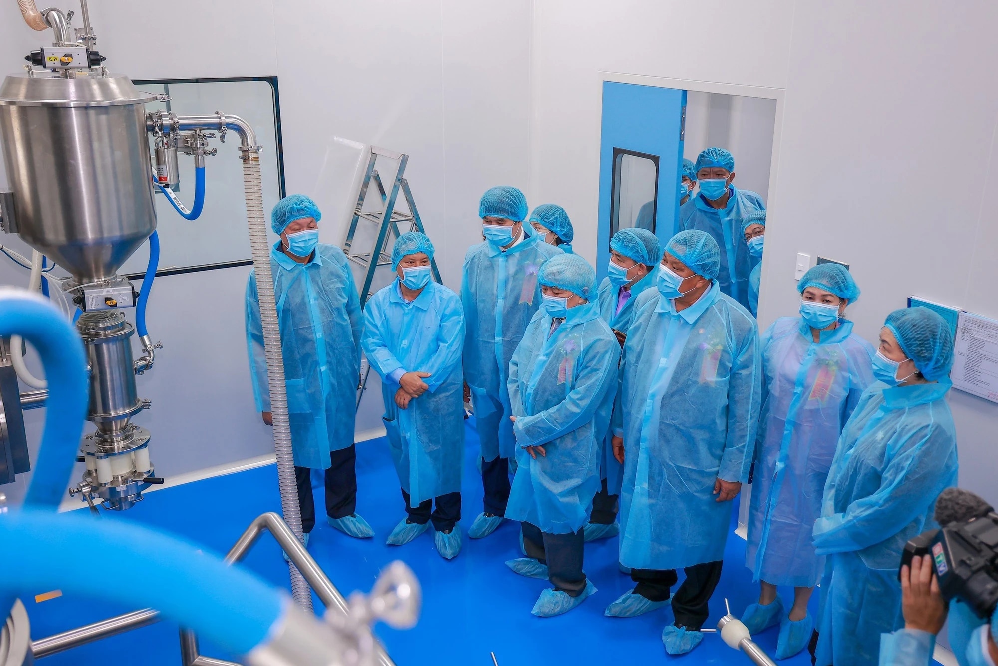 Khánh thành nhà máy sản xuất thuốc điều trị ung thư tại Bình Định - Ảnh 2.