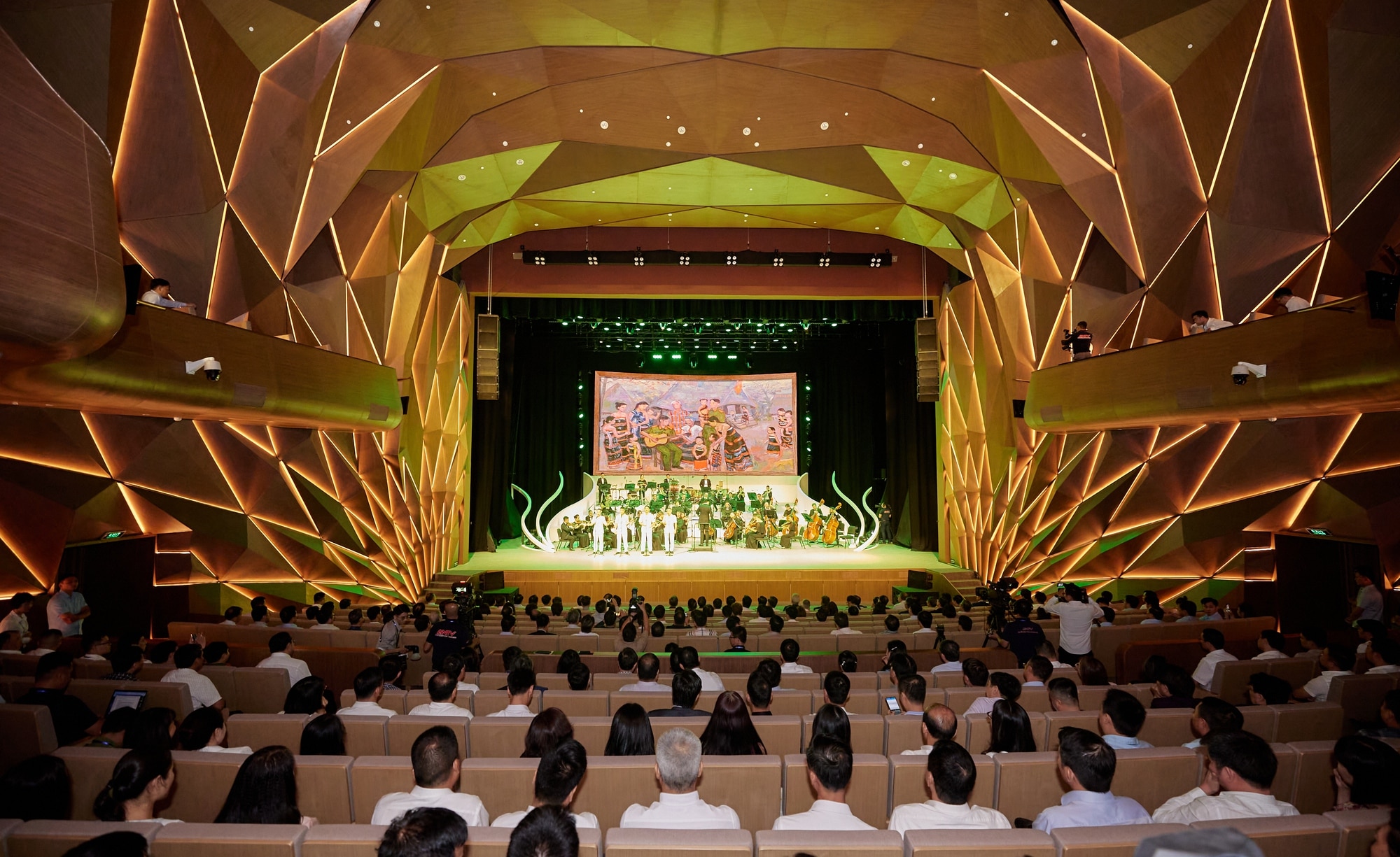 Lần đầu tiên trong lịch sử, Việt Nam có nhà hát opera vào top tuyệt nhất thếgiới - Ảnh 2.