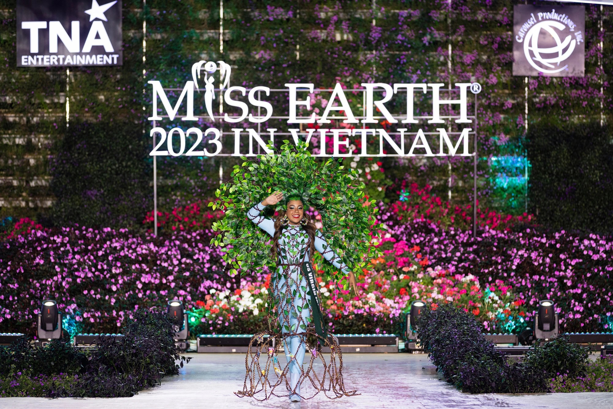 Bán kết Miss Earth 2023 màn trình Trang phục Dân tộc bùng nổ hình ảnh cỏ hoa, muông thú - Ảnh 6.