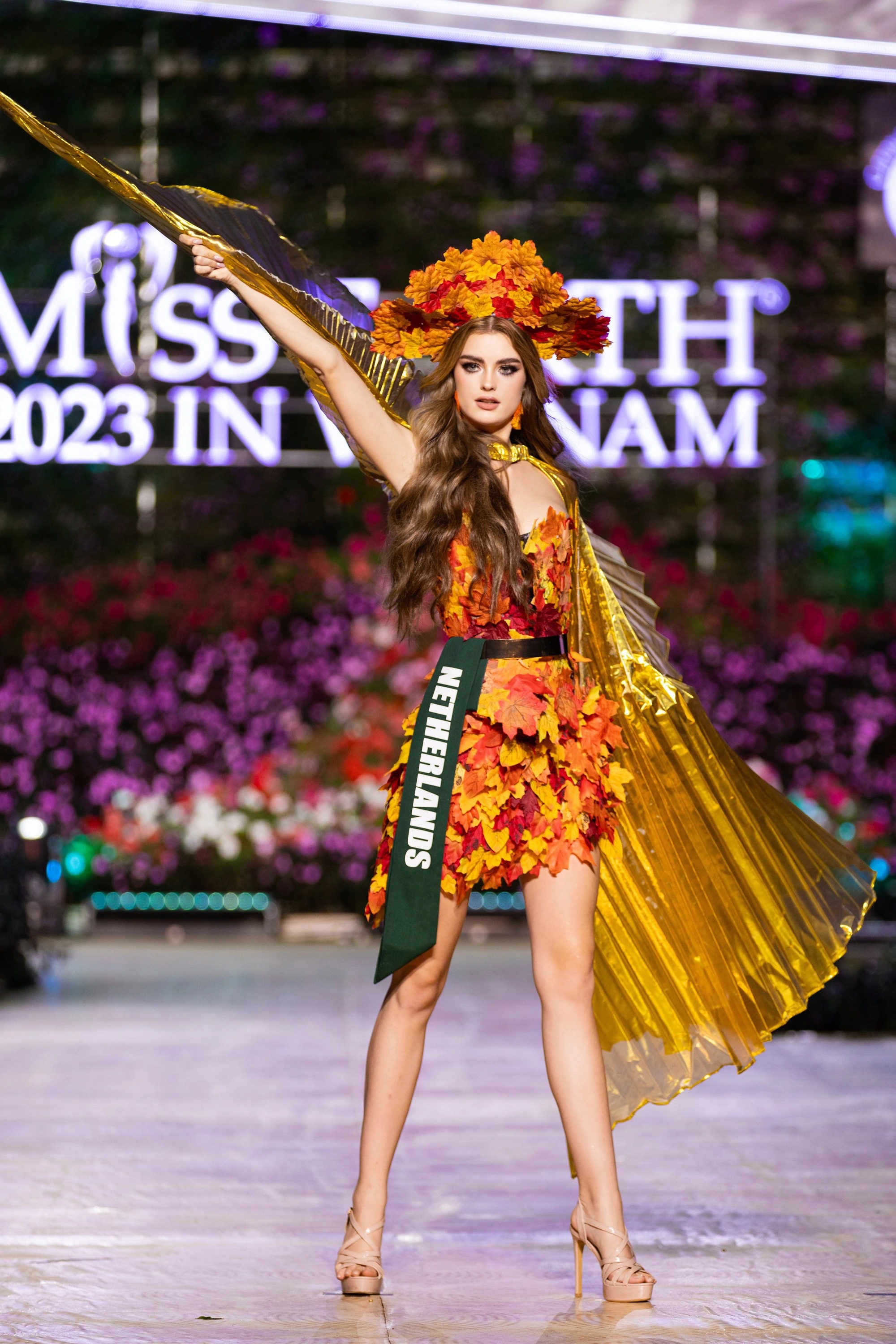 Bán kết Miss Earth 2023 màn trình Trang phục Dân tộc bùng nổ hình ảnh cỏ hoa, muông thú - Ảnh 15.