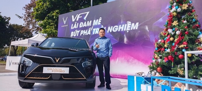 Anh Đỗ Văn Nhất thừa nhận, trải nghiệm lái trên VF 7 vượt quá tưởng tượng ban đầu của anh.