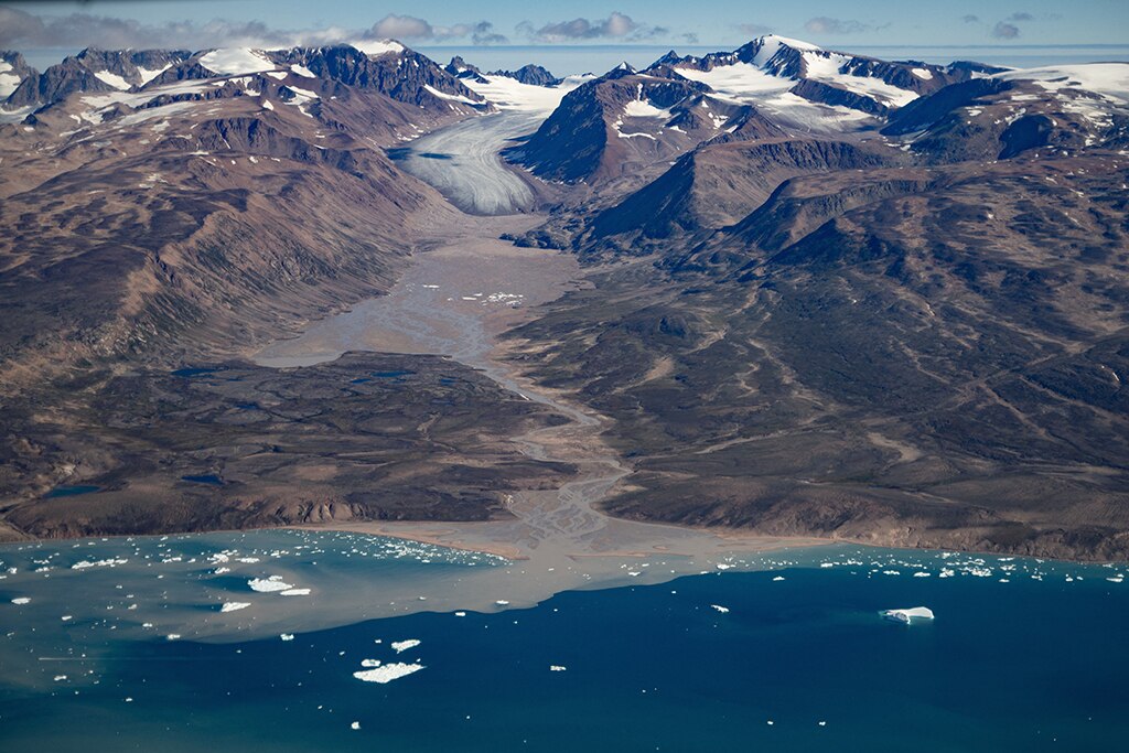 Bắc Cực ấm lên gây nguy cơ khó lường trên toàn cầu - Ảnh 1.