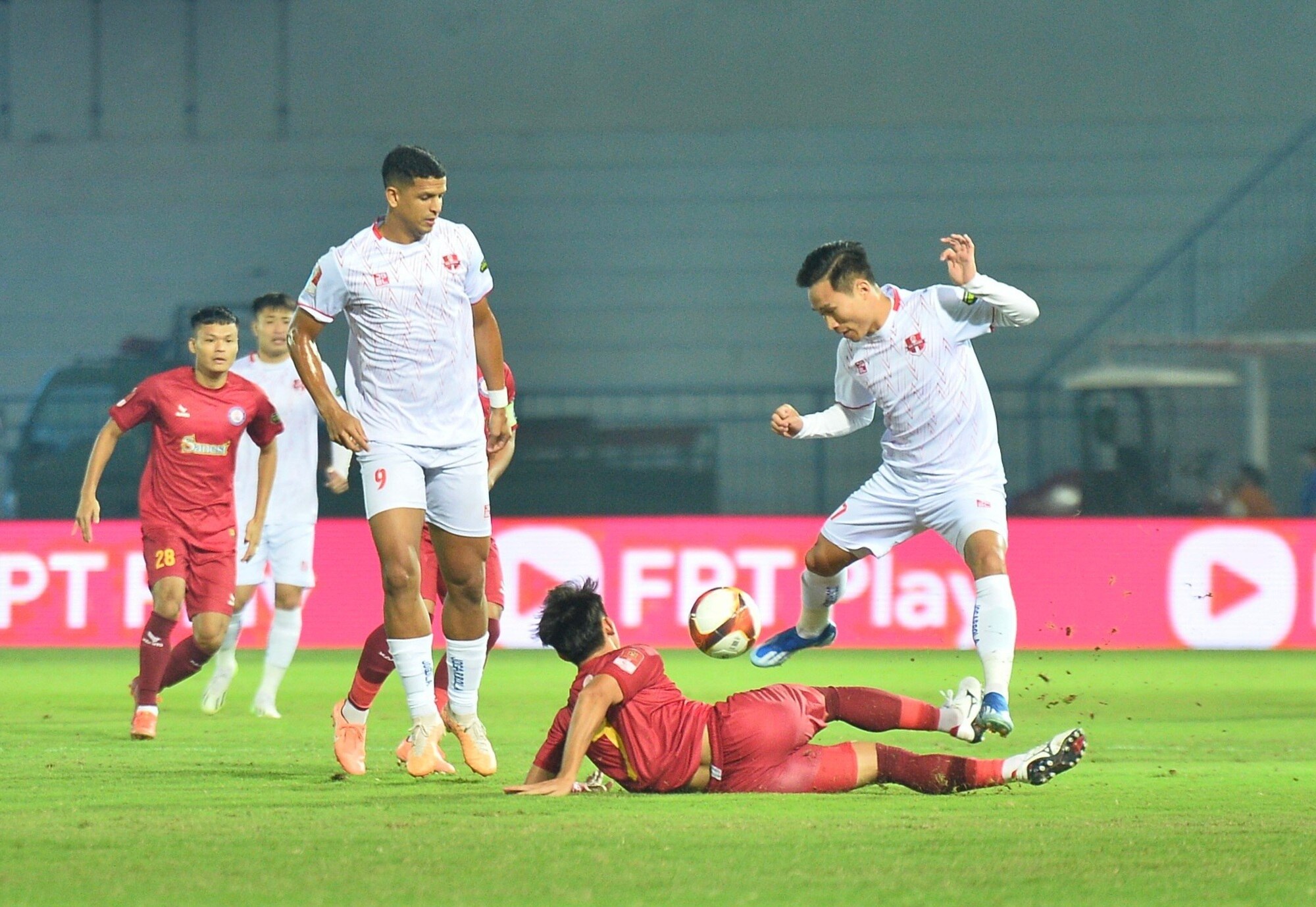 V-League: CLB Khánh Hòa chơi hay, đội Hải Phòng ngược dòng ấn tượng để vào tốp 4 - Ảnh 1.