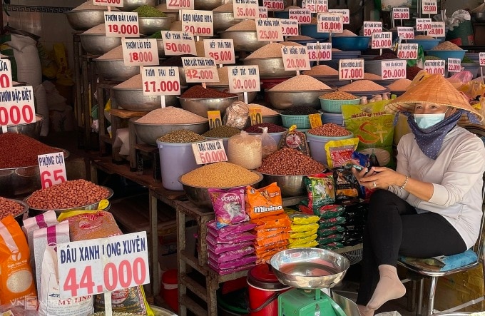 Sạp gạo tại chợ Bà Chiểu, Bình Thạnh (TP HCM). Ảnh: Linh Đan