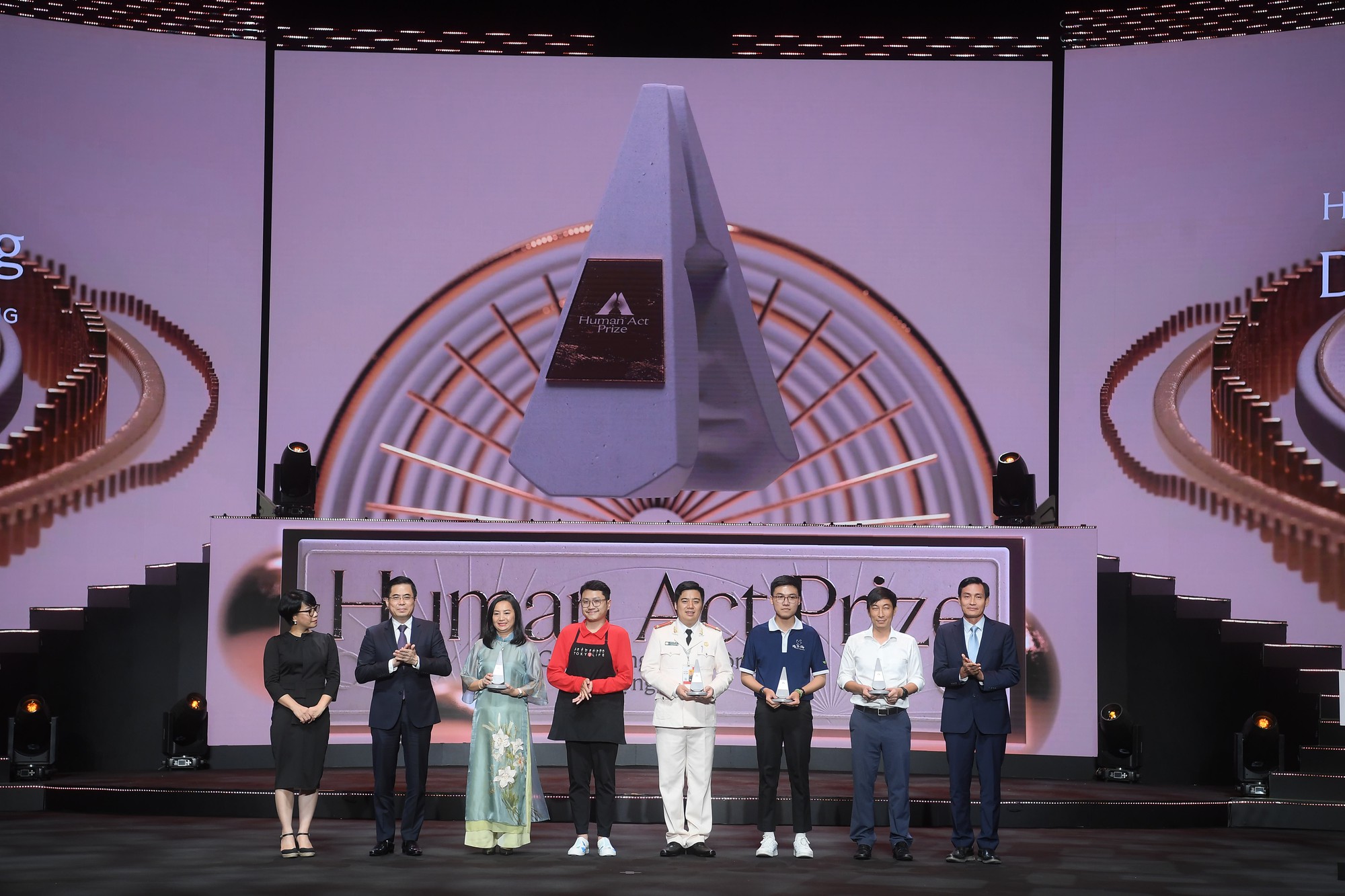 Heo Đất MoMo được vinh danh tại giải thưởng Human Act Prize 2023 - Ảnh 1.