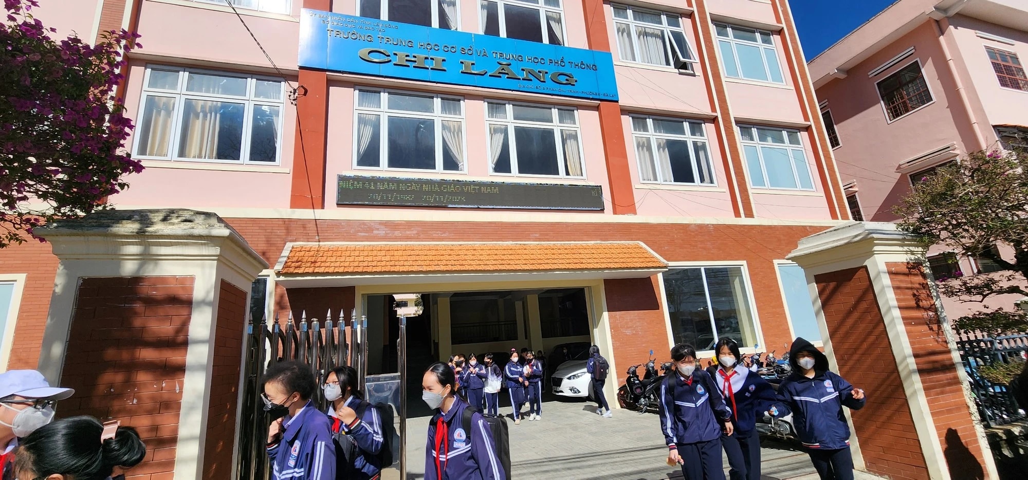 Lâm Đồng:Khẩn trương kiểm tra các công trình có nguy cơ mất an toàn trong trường học - Ảnh 1.