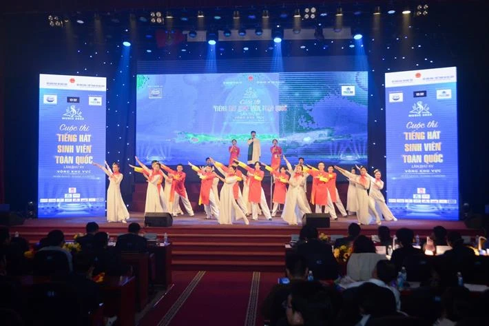 21 đội đến từ các trường đại học tham dự cuộc thi “Tiếng hát sinh viên” toàn quốc lần thứ XV khu vực phía Bắc