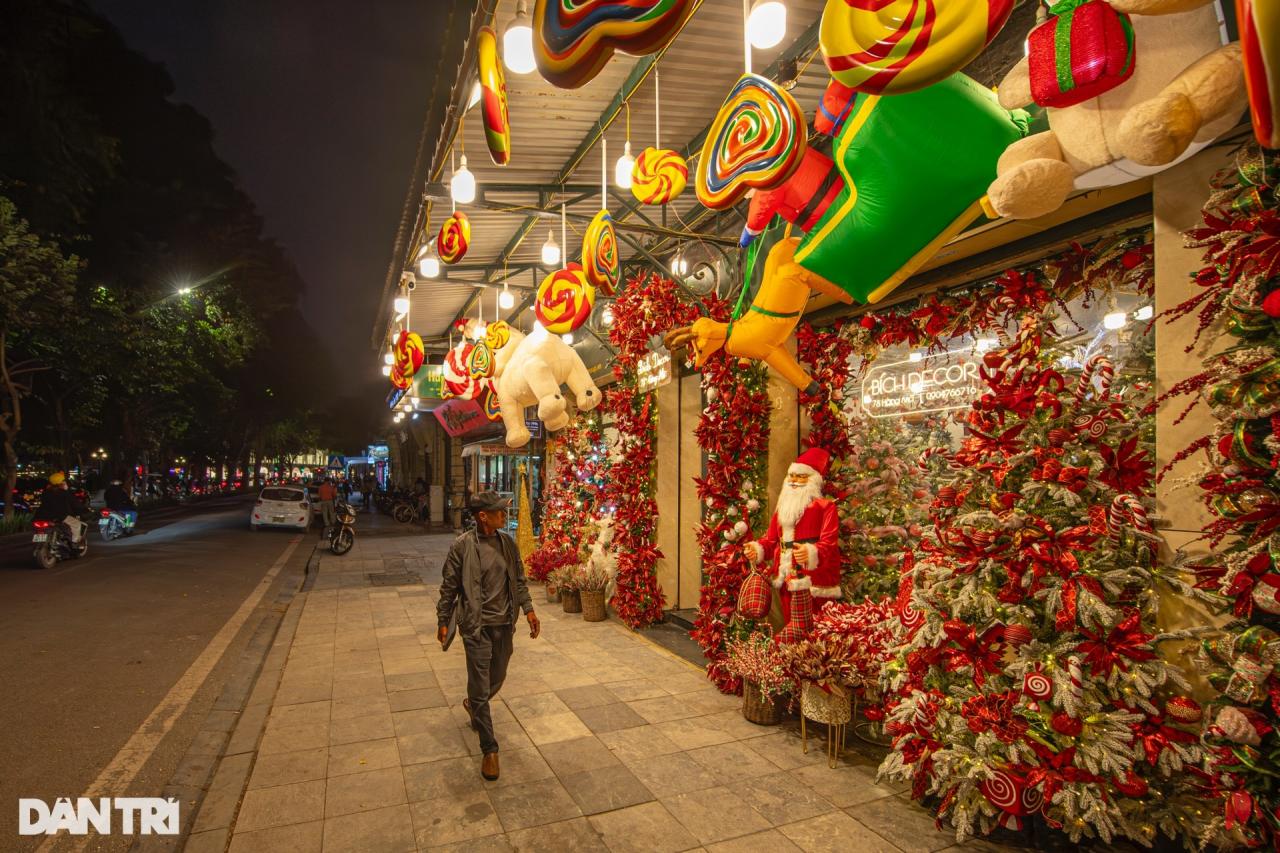 Phố phường Hà Nội lung linh ánh đèn chào đón Giáng sinh - 8