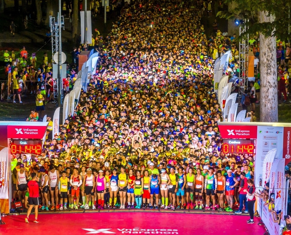 VnExpress Marathon Ho Chi Minh City Midnight 2024 returns with the  companionship of VPBank 