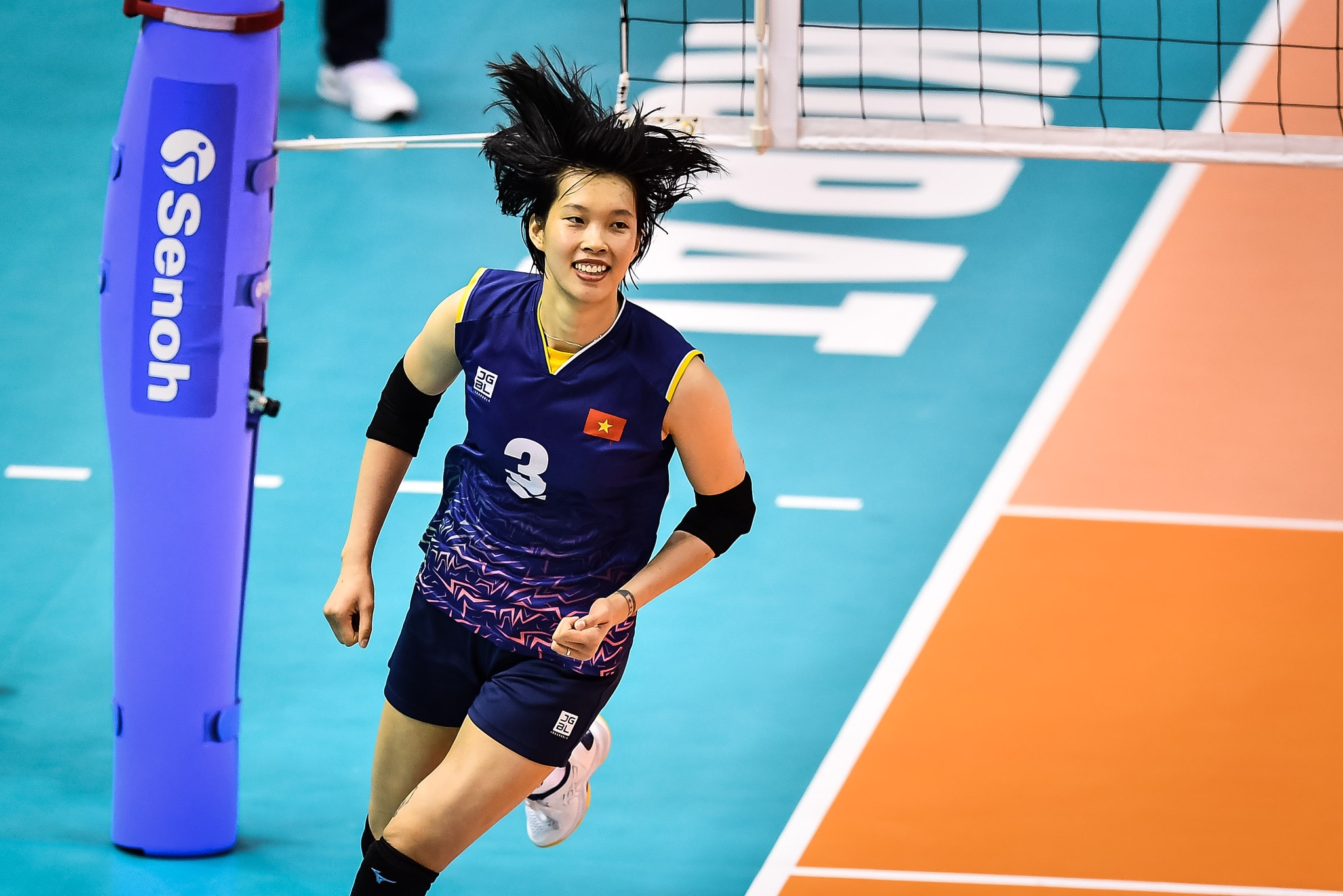 Volleyball 'long legs' Tran Thi Thanh Thuy suddenly crowned the 2023