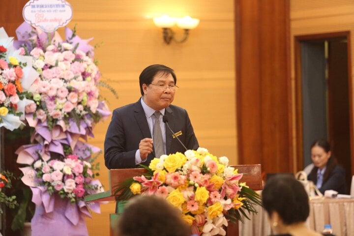 Nhạc sĩ Đinh Trung Cẩn, Giám đốc Trung tâm bảo vệ quyền tác giả âm nhạc Việt Nam.