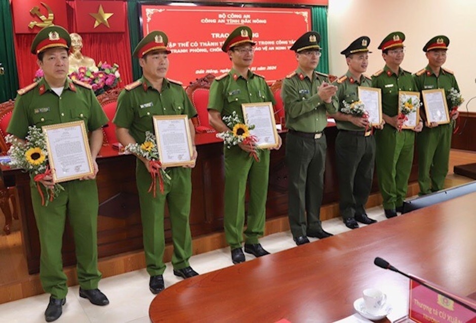 Sự kiện - Bộ Công an khen thưởng 11 đơn vị thuộc Công an tỉnh Đắk Nông (Hình 2).