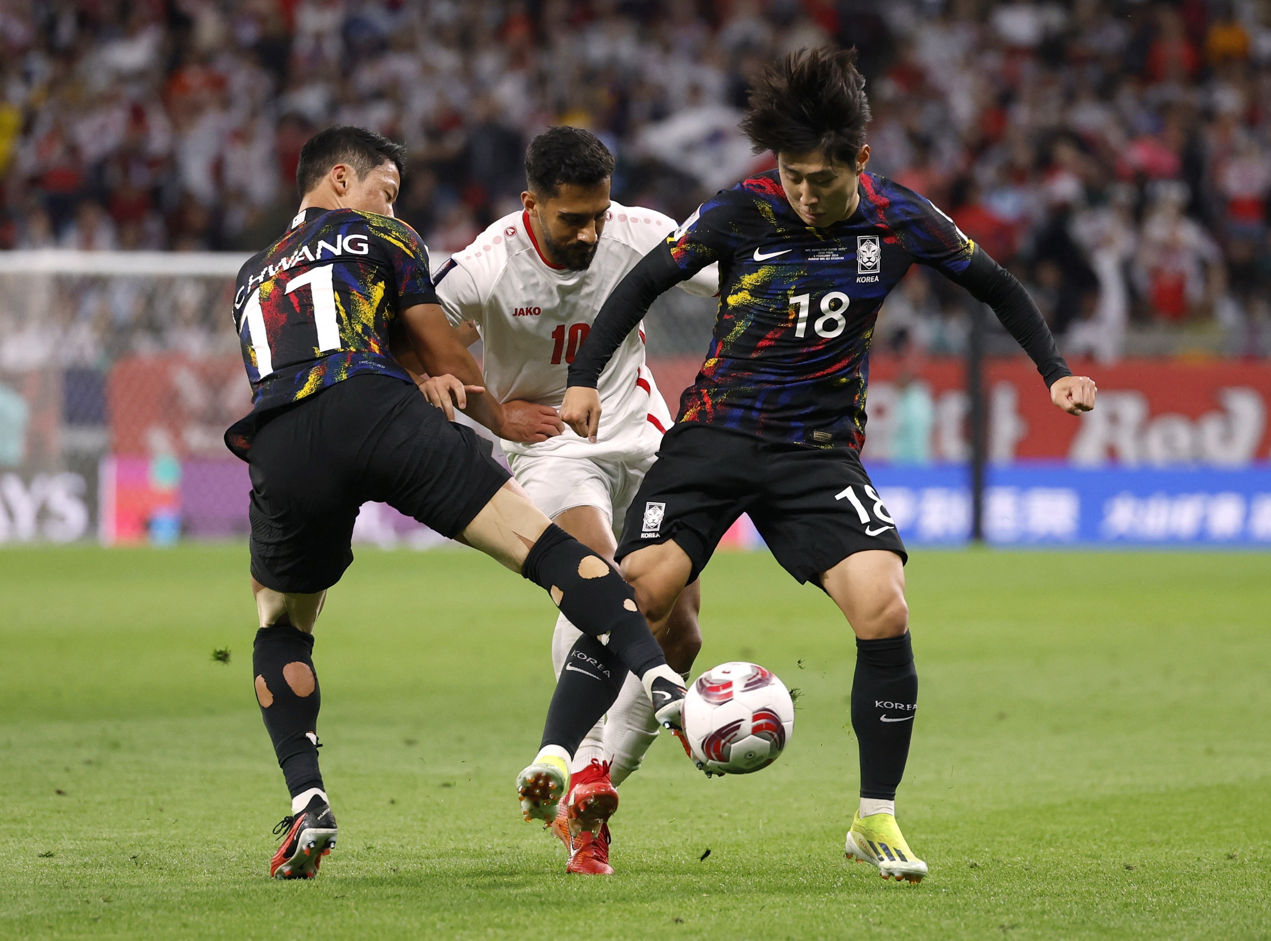 Hậu trường Asian Cup: Đội Hàn Quốc bị loại vì Son Heung-min xô xát với đồng đội- Ảnh 3.