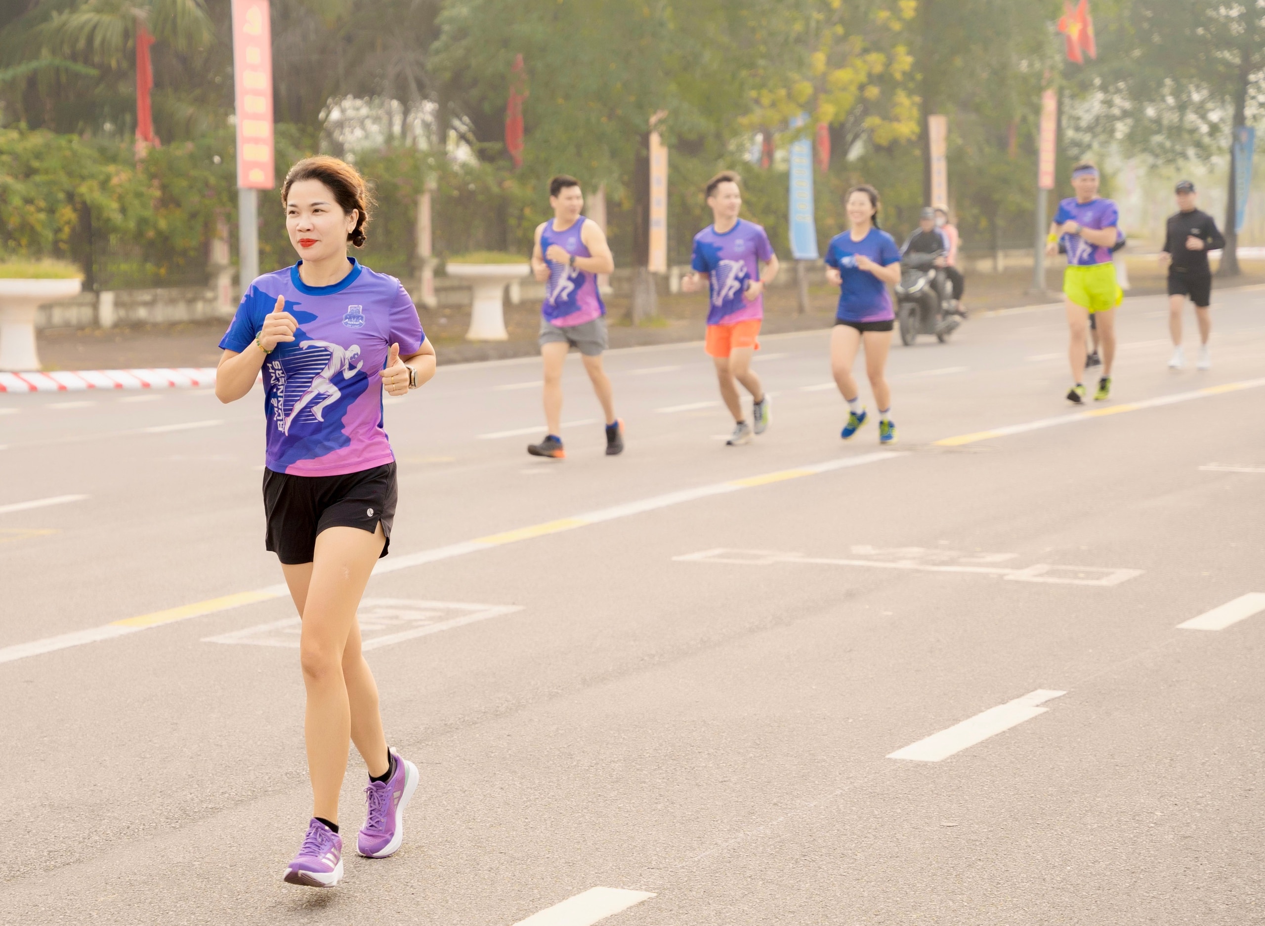 Từ nữ công sở đi bộ 500 m đã ‘hổn hển’ đến chạy quãng đường 20 km- Ảnh 9.