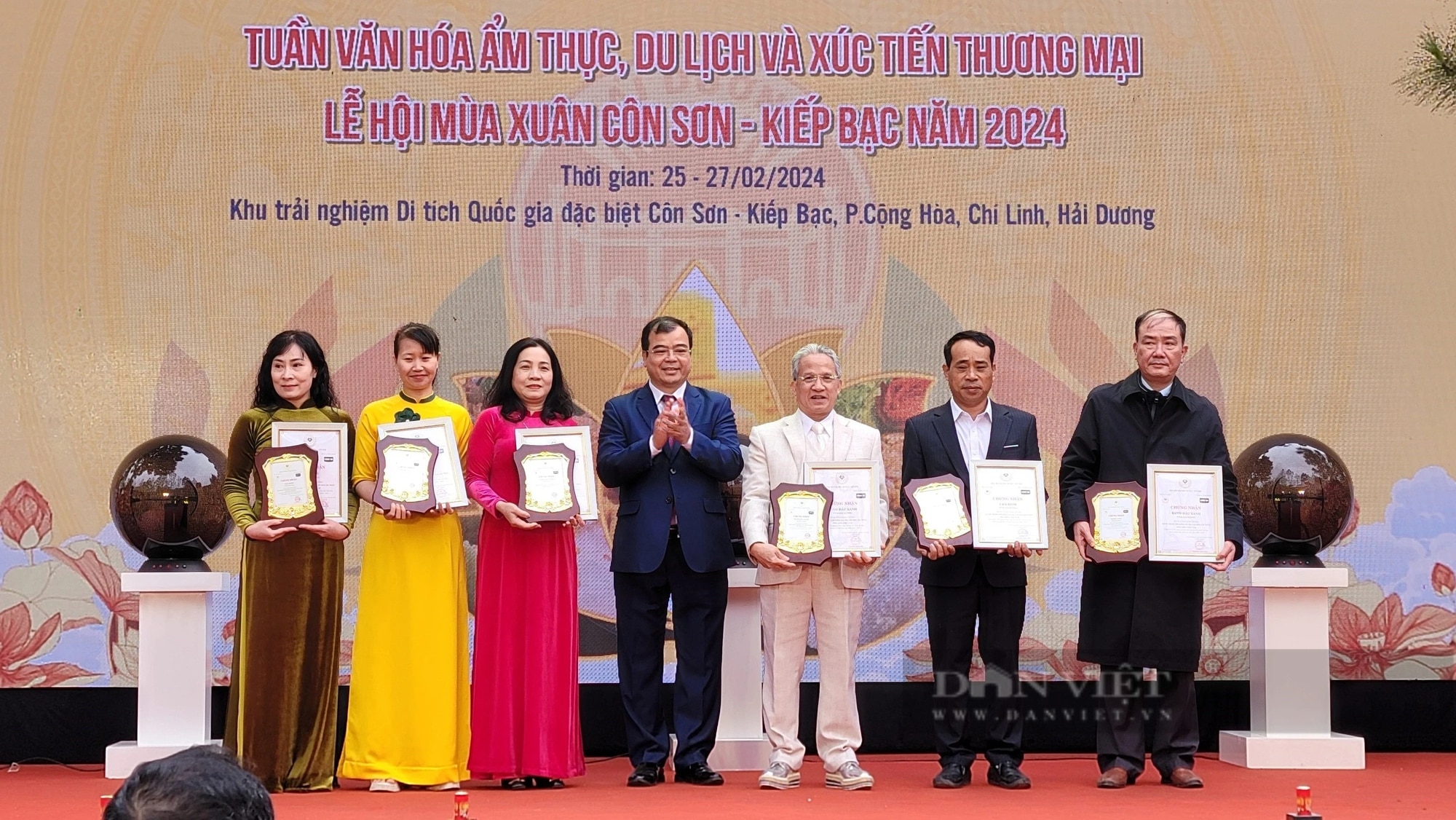 Chủ tịch Trung ương Hội Nông dân Việt Nam dự lễ khai mạc Tuần Văn hóa ẩm thực, xúc tiến thương mại tại Hải Dương- Ảnh 3.