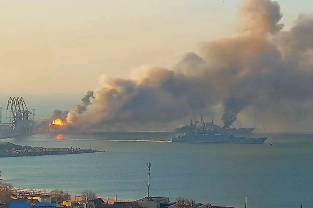 The biggest surprise in the war in Ukraine: Many Russian warships were  destroyed? - Vietnam.vn