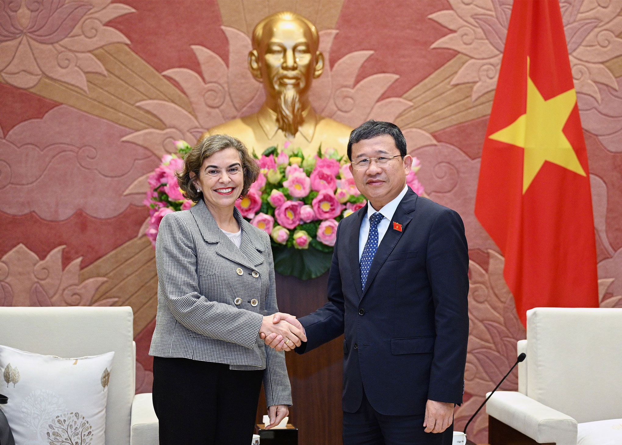 ブー・ハイハ外務委員長が駐ベトナムスペイン大使を迎える - Vietnam.vn