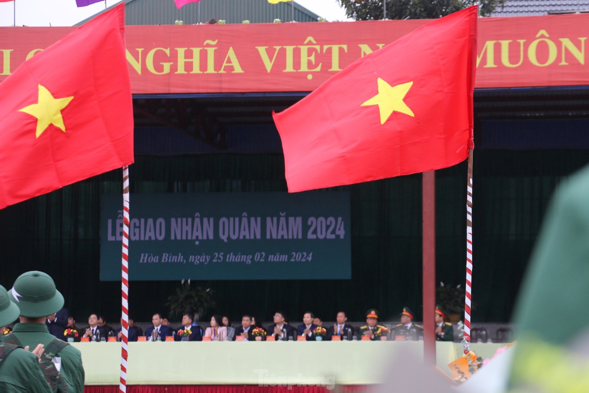 Thousands of new recruits in Hoa Binh and Khanh Hoa join the army ...