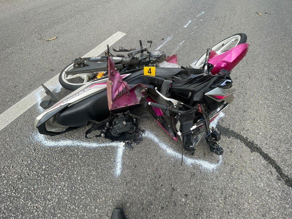 Nam thanh niên lái xe máy tông bị thương cán bộ CSGT - 2