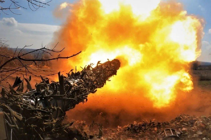 Tình hình Ukraine: Kiev tuyên bố kế hoạch phát động tấn công mới, bầu trời Crimea 'đỏ lửa'